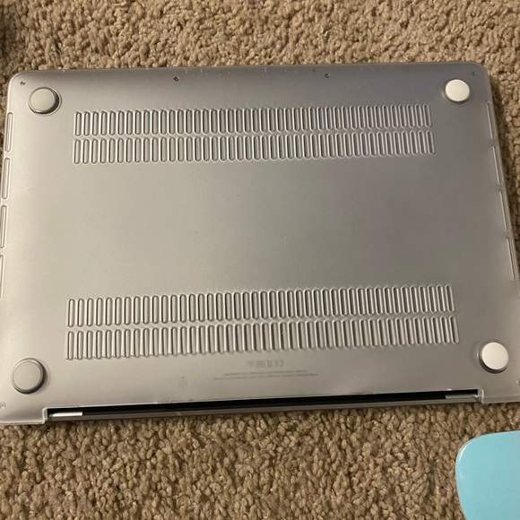 COPY - MacBook Pro - Picture 3 of 12